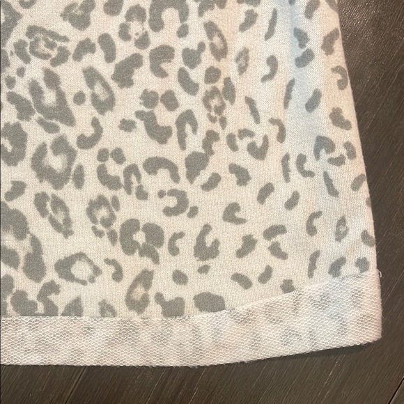 Leopard Print 3/4 sleeve Top - Picture 4 of 4